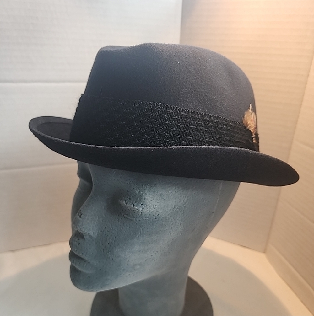 Vintage MALLORY RETRIEVER Black Wool Felt Fedora Hat Feather Sz 7 Made in Canada